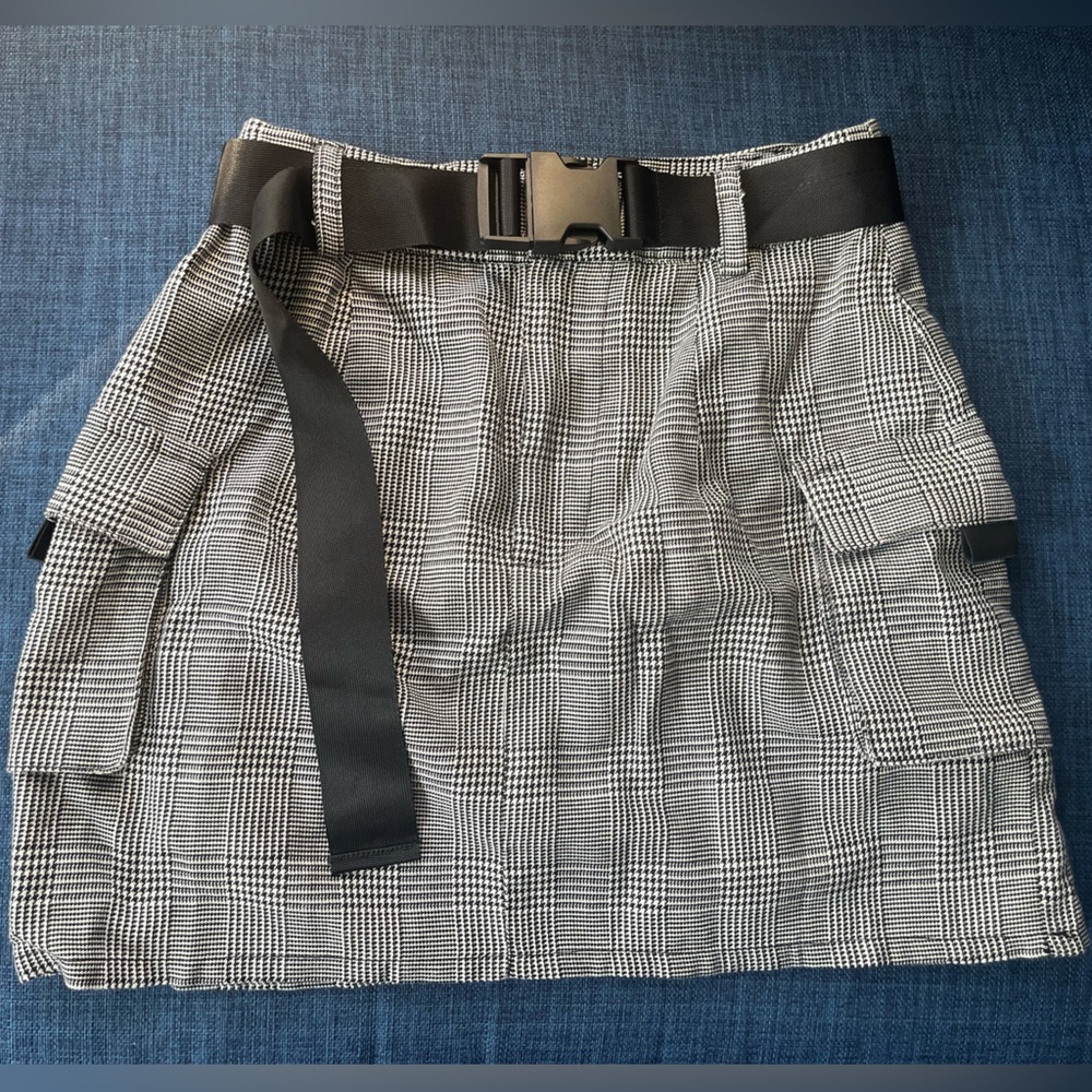 Plaid Cargo Skirt with Buckle Belt - Small